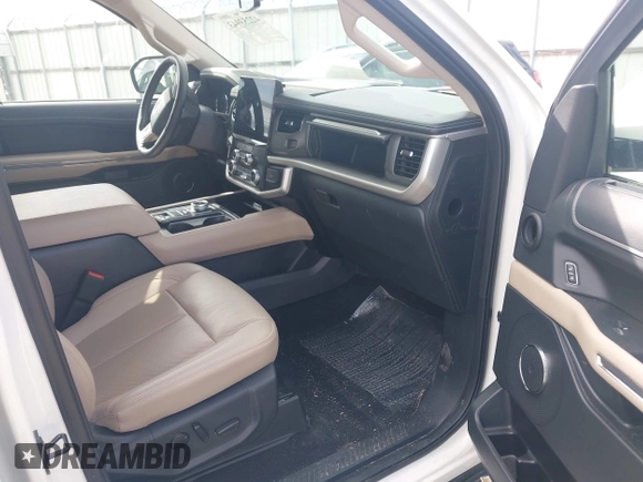 2024 Ford Expedition XLT with VIN 1FMJU1H87REA59678, listed as a IAAI auction lot 42253943 with 20,409 mi miles and . Bid and sale history available at DreamBid. Image 5.