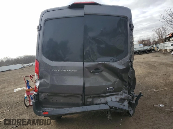2018 Ford Transit z VIN 1FTYR2CM5JKB49173, wystawiony jako Copart lot #48511685 z przebiegiem Nie podano mil oraz Nie do naprawy. Historia ofert i sprzedaży dostępna na DreamBid. Obrazek 6.