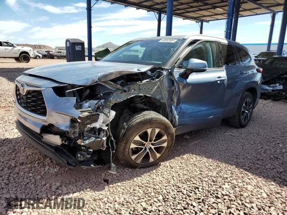 2022 Toyota Highlander XLE z VIN 5TDHZRAH1NS121058, wystawiony jako Copart lot #46552685 z przebiegiem 40 181 mil mil oraz Szkoda całkowita • Salvage title. Historia ofert i sprzedaży dostępna na DreamBid. Obrazek 1.