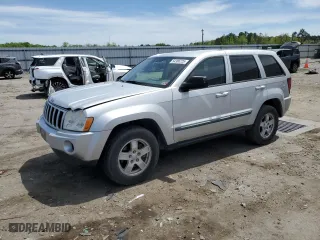 2007 Jeep Grand Cherokee Laredo with VIN 1J8GR48K27C681832, listed as a Copart auction lot 54306725 with 230,673 mi miles and Clean Title. Bid and sale history available at carsss.com. Image 1.