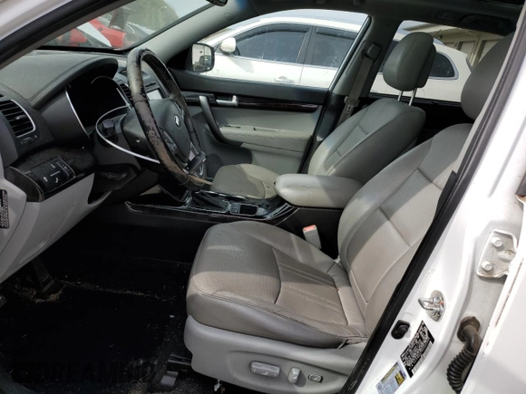 2014 Kia Sorento SX z VIN 5XYKWDA7XEG465848, wystawiony jako Copart lot #53256035 z przebiegiem 76 457 mil mil oraz Szkoda całkowita • Salvage title. Historia ofert i sprzedaży dostępna na DreamBid. Obrazek 7.