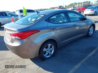 2013 Hyundai Elantra GLS z VIN 5NPDH4AE7DH174538, wystawiony jako IAAI lot #41428026 z przebiegiem 158 066 mil mil oraz . Historia ofert i sprzedaży dostępna na DreamBid. Obrazek 4.