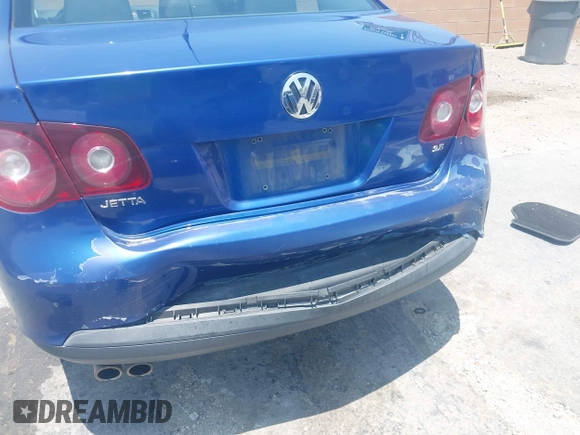 2008 Volkswagen Jetta S z VIN 3VWJZ71K38M015293, wystawiony jako IAAI lot #42438127 z przebiegiem 215 376 mil mil oraz . Historia ofert i sprzedaży dostępna na DreamBid. Obrazek 6.
