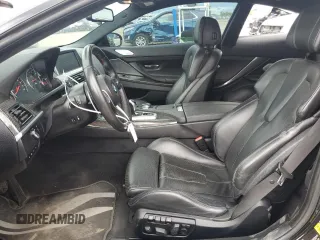 2015 BMW M6 z VIN WBSLX9C57FD160701, wystawiony jako Copart lot #57118924 z przebiegiem 60 271 mil mil oraz Tytuł czysty. Historia ofert i sprzedaży dostępna na DreamBid. Obrazek 7.