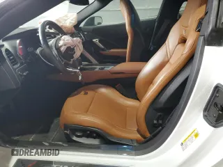 2015 Chevrolet Corvette 2LT z VIN 1G1YD2D76F5111568, wystawiony jako Copart lot #51807145 z przebiegiem 31 339 mil mil oraz Szkoda całkowita • Salvage title. Historia ofert i sprzedaży dostępna na DreamBid. Obrazek 7.