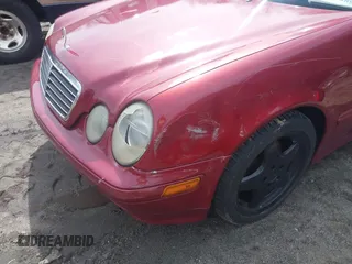 2003 Mercedes-Benz CLK 320 z VIN WDBLK65G63T139874, wystawiony jako IAAI lot #41808893 z przebiegiem Nie podano mil oraz . Historia ofert i sprzedaży dostępna na DreamBid. Obrazek 6.