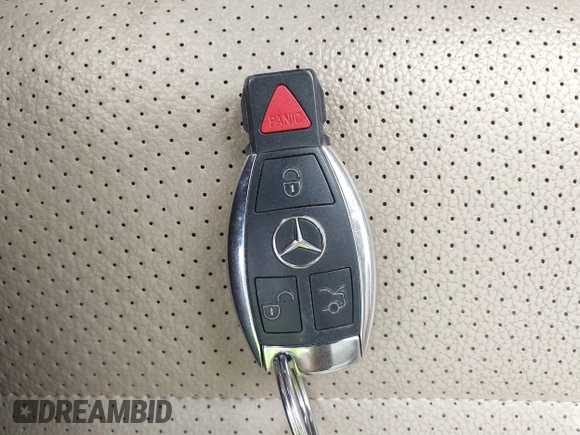 2013 Mercedes-Benz C 250 z VIN WDDGJ4HB7DG050891, wystawiony jako IAAI lot #39092790 z przebiegiem 105 411 mil mil oraz . Historia ofert i sprzedaży dostępna na DreamBid. Obrazek 11.