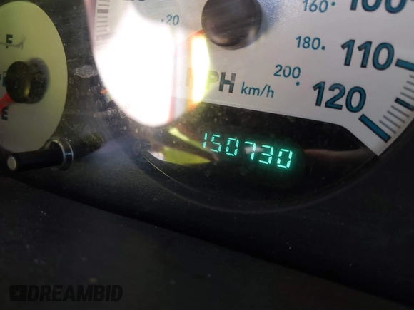 2005 Dodge Caravan SXT with VIN 2D4GP44L25R374602, listed as a IAAI auction lot 42180592 with 150,730 mi miles and . Bid and sale history available at carsss.com. Image 7.