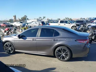 2018 Toyota Camry LE z VIN 4T1B11HK0JU546451, wystawiony jako IAAI lot #41054832 z przebiegiem 35 660 mil mil oraz . Historia ofert i sprzedaży dostępna na DreamBid. Obrazek 15.