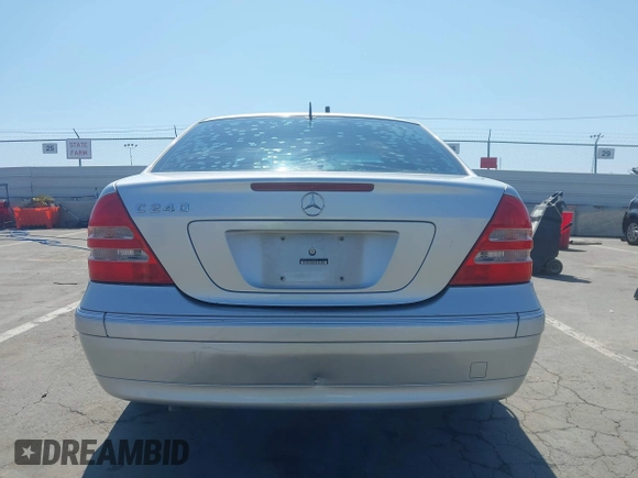 2001 Mercedes-Benz C 230/260/280/320 с VIN WDBRF61J91F068679, выставлен на аукционе IAAI как лот 42620453 с пробегом 183 522 миль миль и . История ставок и продаж доступна на DreamBid. Изображение 16.