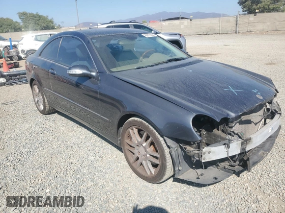 2009 Mercedes-Benz CLK 350 z VIN WDBTJ56H99F261060, wystawiony jako Copart lot #69812004 z przebiegiem 105 218 mil mil oraz Szkoda całkowita • Salvage title. Historia ofert i sprzedaży dostępna na DreamBid. Obrazek 4.
