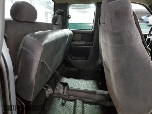 2000 Chevrolet Silverado 1500 LT with VIN 1GCEK19T7YE229468, listed as a Copart auction lot 47787025 with 118,758 mi miles and Salvage Title. Bid and sale history available at DreamBid. Image 10.