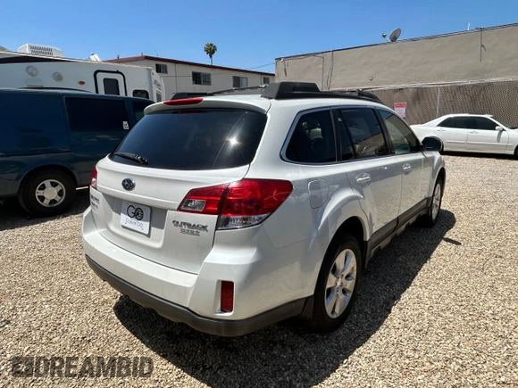 2011 Subaru Outback Premium z VIN 4S4BRBCC8B3319787, wystawiony jako Copart lot #58393455 z przebiegiem 156 602 mil mil oraz Czysty tytuł • Clean title. Historia ofert i sprzedaży dostępna na DreamBid. Obrazek 4.