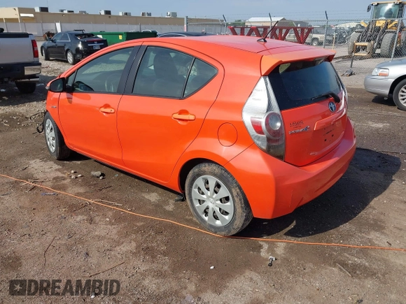 2014 Toyota Prius One z VIN JTDKDTB35E1071850, wystawiony jako IAAI lot #42084093 z przebiegiem 1 731 574 mil mil oraz . Historia ofert i sprzedaży dostępna na DreamBid. Obrazek 3.