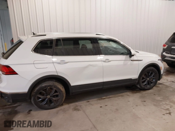 2024 Volkswagen Tiguan SE с VIN 3VV2B7AX0RM035320, выставлен на аукционе IAAI как лот 41922187 с пробегом 28 153 миль миль и . История ставок и продаж доступна на DreamBid. Изображение 12.