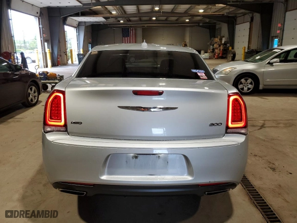 2019 Chrysler 300 Touring with VIN 2C3CCARG0KH603625, listed as a Copart auction lot 74351874 with 124,034 mi miles and Salvage Title. Bid and sale history available at carsss.com. Image 6.