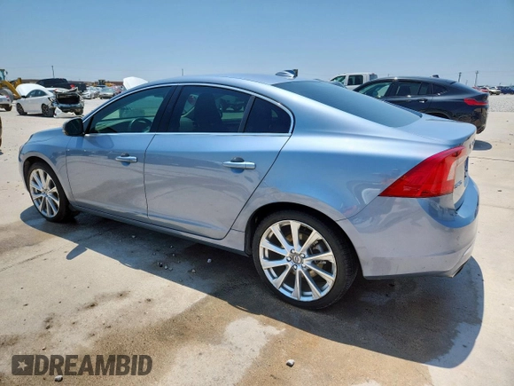 2018 Volvo S60 Inscription z VIN LYV402HK2JB170660, wystawiony jako Copart lot #58924785 z przebiegiem 60 871 mil mil oraz Szkoda całkowita • Salvage title. Historia ofert i sprzedaży dostępna na DreamBid. Obrazek 2.