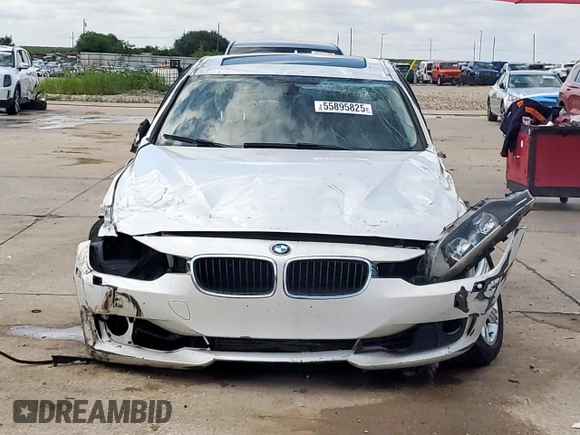 2013 BMW 3 Series 328i xDrive z VIN WBA3B3C56DJ811038, wystawiony jako Copart lot #55895825 z przebiegiem 111 090 mil mil oraz Czysty tytuł • Clean title. Historia ofert i sprzedaży dostępna na DreamBid. Obrazek 5.