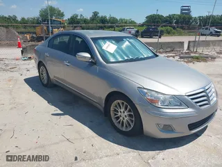 2011 Hyundai Genesis with VIN KMHGC4DE3BU113323, listed as a IAAI auction lot 41899857 with 114,415 mi miles. Bid and sale history available at carsss.com. Image 1.