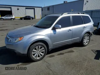 2012 Subaru Forester X Premium с VIN JF2SHADC7CH417098, выставлен на аукционе Copart как лот 60042125 с пробегом 122 865 миль миль и Списание • Salvage title. История ставок и продаж доступна на DreamBid. Изображение 1.