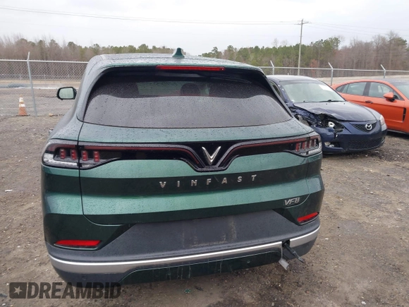 2023 VinFast VF 8 Plus z VIN RLLV1AFA0PH002714, wystawiony jako IAAI lot #41728014 z przebiegiem 8601 mil mil oraz . Historia ofert i sprzedaży dostępna na DreamBid. Obrazek 16.