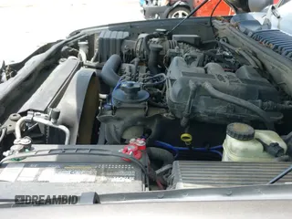 2005 Ford Explorer XLT with VIN 1FMZU63K45UB21038, listed as a IAAI auction lot 42875047 with 221,901 mi miles and . Bid and sale history available at DreamBid. Image 12.