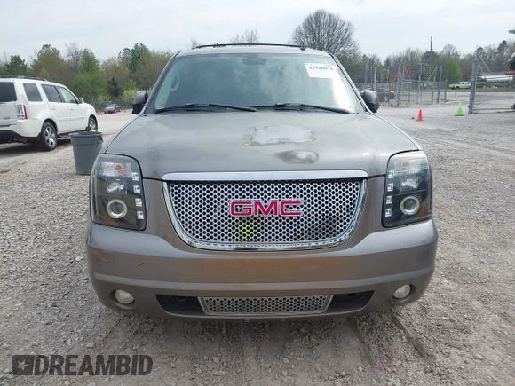 2007 GMC Yukon SLT with VIN 1GKFC13057R126741, listed as a IAAI auction lot 41910018 with 244,921 mi miles. Bid and sale history available at carsss.com. Image 6.