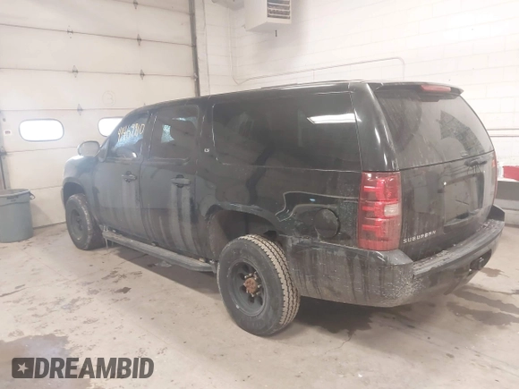 2008 Chevrolet Suburban Commercial with VIN 3GNGK26KX8G149169, listed as a IAAI auction lot 41469910 with 101,612 mi miles. Bid and sale history available at carsss.com. Image 3.