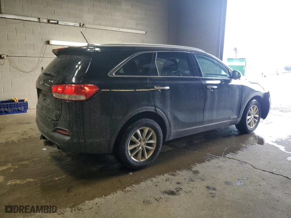 2016 Kia Sorento LX with VIN 5XYPGDA56GG141302, listed as a Copart auction lot 46552605 with 111,078 mi miles and Salvage Title. Bid and sale history available at carsss.com. Image 3.