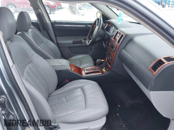 2006 Chrysler 300 C with VIN 2C3KK63H66H382504, listed as a IAAI auction lot 40599570 with 161,754 mi miles. Bid and sale history available at carsss.com. Image 5.