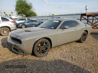 2017 Dodge Challenger SXT z VIN 2C3CDZAGXHH536015, wystawiony jako Copart lot #51645225 z przebiegiem 81 324 mil mil oraz Szkoda całkowita • Salvage title. Historia ofert i sprzedaży dostępna na DreamBid. Obrazek 1.