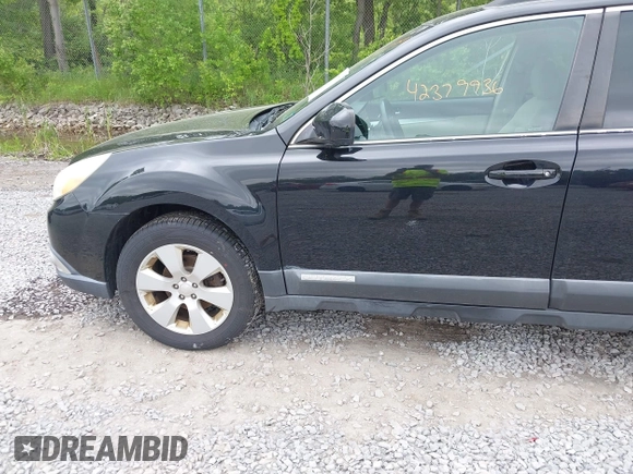 2010 Subaru Outback Premium All-Weather Anniversary z VIN 4S4BRBGC1A3353305, wystawiony jako IAAI lot #42379936 z przebiegiem 136 309 mil mil oraz . Historia ofert i sprzedaży dostępna na DreamBid. Obrazek 6.