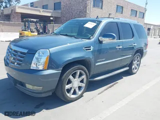 2008 Cadillac Escalade with VIN 1GYFK63848R191559, listed as a IAAI auction lot 42030639 with 170,486 mi miles. Bid and sale history available at carsss.com. Image 21.