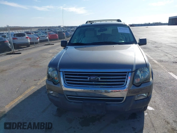 2006 Ford Explorer XLT with VIN 1FMEU73E66UB73562, listed as a IAAI auction lot 41923362 with 157,899 mi miles. Bid and sale history available at carsss.com. Image 6.