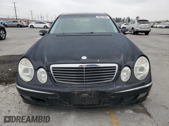 2003 Mercedes-Benz E 500 z VIN WDBUF70J63A290744, wystawiony jako Copart lot #58621995 z przebiegiem 124 631 mil mil oraz Czysty tytuł • Clean title. Historia ofert i sprzedaży dostępna na DreamBid. Obrazek 5.