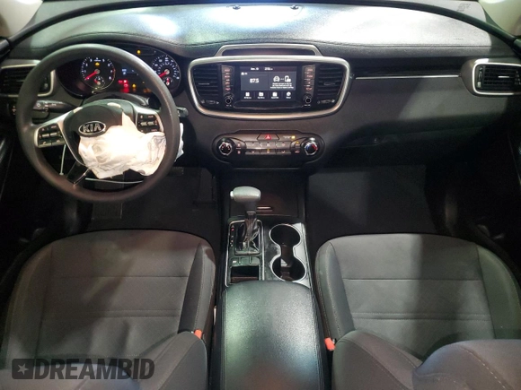 2019 Kia Sorento LX with VIN 5XYPG4A33KG592372, listed as a Copart auction lot 86431194 with 98,840 mi miles and Salvage Title. Bid and sale history available at carsss.com. Image 8.