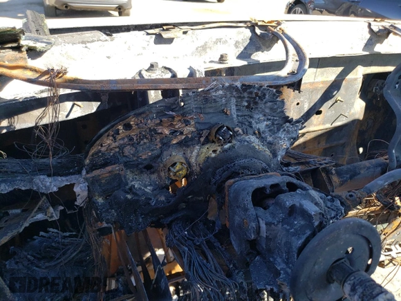 2000 Chevrolet Silverado 2500 z VIN 1GCGK24U7YE107000, wystawiony jako Copart lot #74624144 z przebiegiem Nie podano mil oraz Nie do naprawy • Non repairable. Historia ofert i sprzedaży dostępna na DreamBid. Obrazek 9.