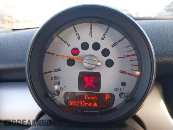2012 MINI Hardtop with VIN WMWSU3C52CT540682, listed as a IAAI auction lot 41263749 with 69,292 mi miles and . Bid and sale history available at DreamBid. Image 7.