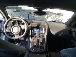 2015 Jaguar F-Type R z VIN SAJWA6DAXFMK11254, wystawiony jako Copart lot #70306061 z przebiegiem 26 837 mil mil oraz Szkody całkowita. Historia ofert i sprzedaży dostępna na DreamBid. Obrazek 9.