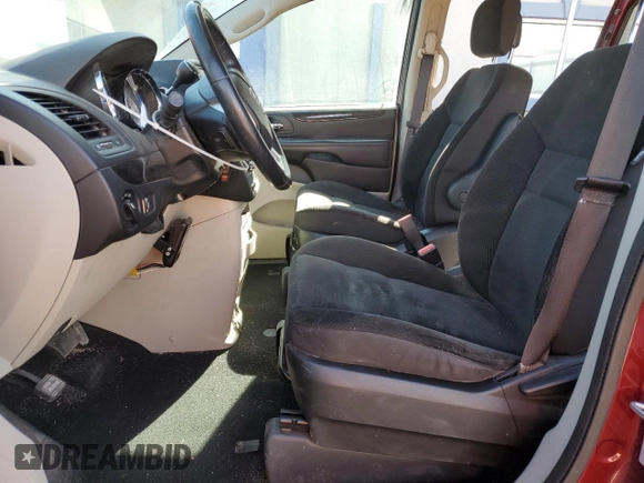 2017 Dodge Grand Caravan SE z VIN 2C4RDGBG8HR780460, wystawiony jako Copart lot #46663825 z przebiegiem 90 157 mil mil oraz Szkody całkowita. Historia ofert i sprzedaży dostępna na DreamBid. Obrazek 7.