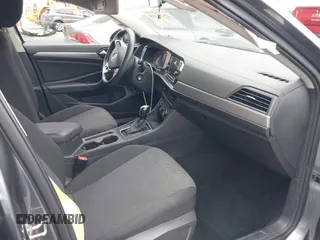 2020 Volkswagen Jetta S z VIN 3VWCB7BUXLM069700, wystawiony jako IAAI lot #42373109 z przebiegiem 66 141 mil mil oraz . Historia ofert i sprzedaży dostępna na DreamBid. Obrazek 5.