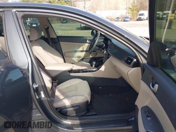 2016 Kia Optima LX with VIN KNAGT4L30G5081448, listed as a IAAI auction lot 41887881 with 95,214 mi miles. Bid and sale history available at carsss.com. Image 5.