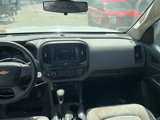 2022 Chevrolet Colorado 2WD Work Truck z VIN 1GCHSBEA5N1234355, wystawiony jako Copart lot #50045205 z przebiegiem 29 832 mil mil oraz Szkoda całkowita • Salvage title. Historia ofert i sprzedaży dostępna na DreamBid. Obrazek 9.