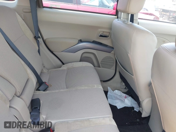 2010 Mitsubishi Outlander z VIN JA4AT3AW5AZ008425, wystawiony jako IAAI lot #42396551 z przebiegiem 134 165 mil mil oraz . Historia ofert i sprzedaży dostępna na DreamBid. Obrazek 8.