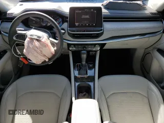 2022 Jeep Compass Altitude z VIN 3C4NJCBB7NT139457, wystawiony jako Copart lot #83322804 z przebiegiem 47 017 mil mil oraz Szkoda całkowita • Salvage title. Historia ofert i sprzedaży dostępna na DreamBid. Obrazek 8.