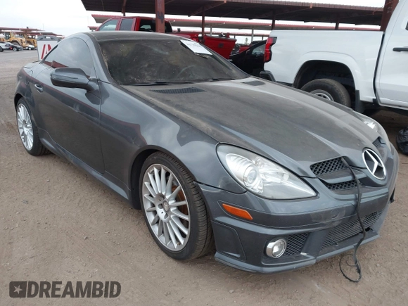 2011 Mercedes-Benz SLK 300 z VIN WDBWK5EA7BF236839, wystawiony jako IAAI lot #41739236 z przebiegiem 93 326 mil mil oraz . Historia ofert i sprzedaży dostępna na DreamBid. Obrazek 1.