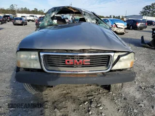 2002 GMC Sonoma SL Fleet with VIN 1GTCS19W528243358, listed as a Copart auction lot 88066065 with 0 mi miles and Salvage Title. Bid and sale history available at carsss.com. Image 5.