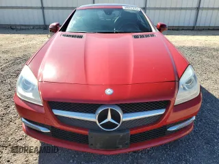 2012 Mercedes-Benz SLK 350 with VIN WDDPK5HA8CF038828, listed as a Copart auction lot 50047975 with 93,484 mi miles and Clean title. Bid and sale history available at DreamBid. Image 5.