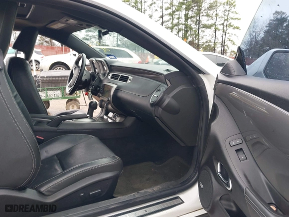 2015 Chevrolet Camaro SS with VIN 2G1FK1EJXF9294073, listed as a IAAI auction lot 41542723 with 141,367 mi miles. Bid and sale history available at carsss.com. Image 5.