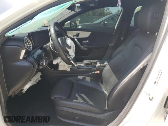 2019 Mercedes-Benz A 220 z VIN WDD3G4EB3KW013647, wystawiony jako Copart lot #53867645 z przebiegiem 84 904 mil mil oraz Nie do naprawy • Non repairable. Historia ofert i sprzedaży dostępna na DreamBid. Obrazek 7.